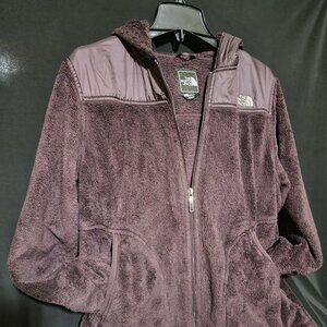 NorthFace Fleece plum color size adult large